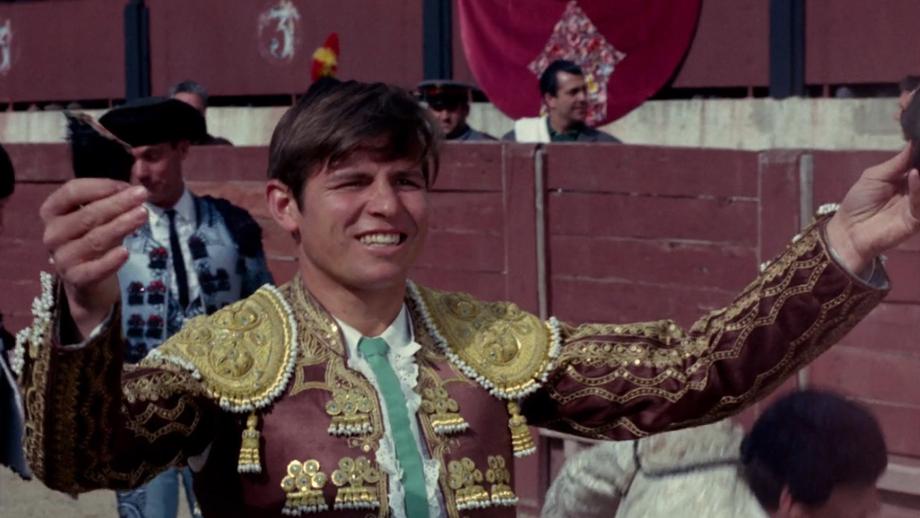 CINE ESPAÑOL: CHANTAJE A UN TORERO